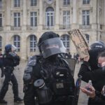 Над 1.400 приведени на протестите во Франција, повредени стотици полицајци и демонстранти