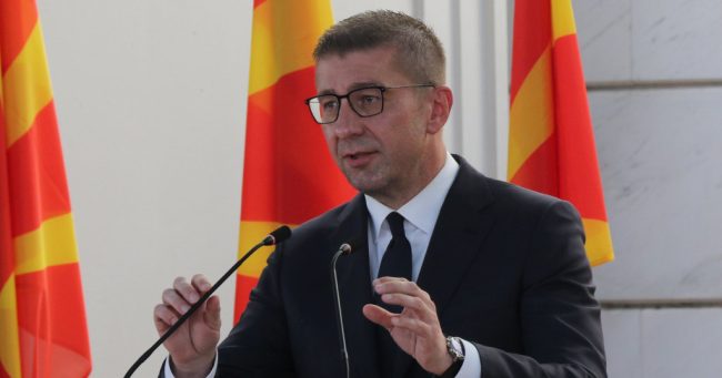 МИЦКОСКИ ТЕЛЕФОНСКИ МУ ЧЕСТИТАЛ НА НОСИТЕЛОТ НА „СТУДЕНТСКАТА ЛИСТА“ ИЛИЈА СРДАНОВИЌ ЗА ПОБЕДАТА НА ИЗБОРИТЕ ВО СРБИЈА