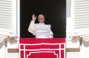 Папата Лав XIV по операцијата: Ве молам да се молите за мене!