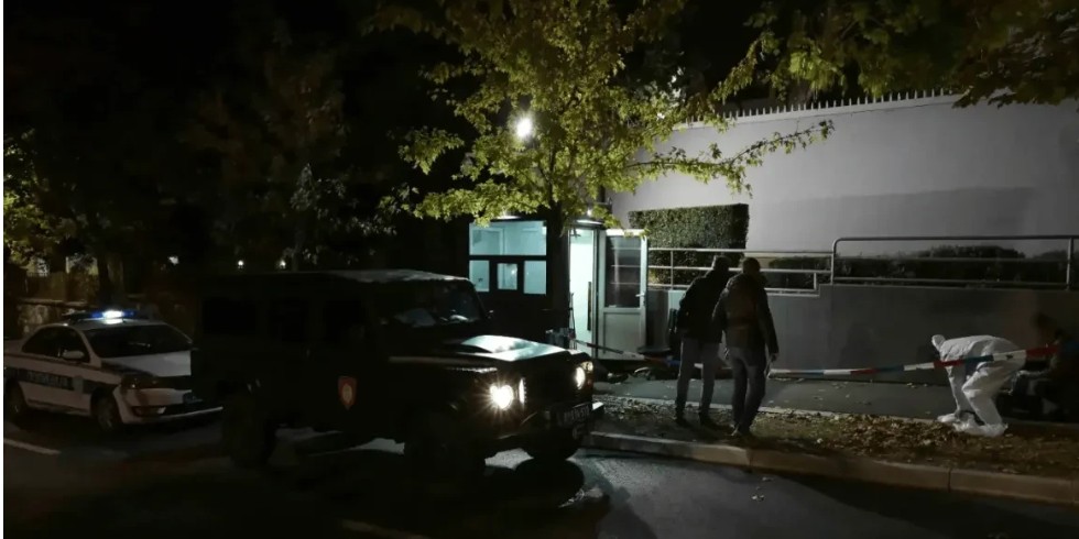 Извикувал Алах Акбар: Терористички напад пред амбасадата на Израел во Белград
