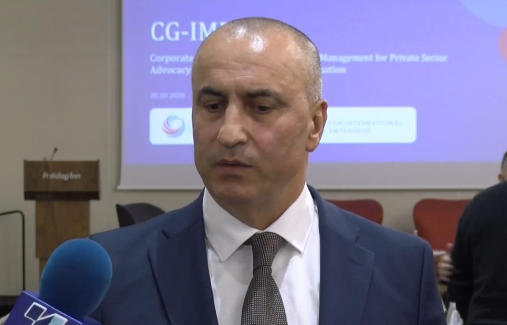 Сојузот на стопански комори e против кратењето на празниците, предлага плаќање по работен час за поголема продуктивност