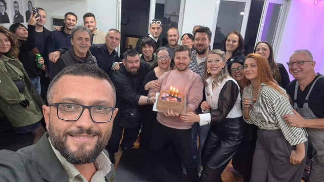 Стота изведба на комедијата „Кокошка“ на Марјан Георгиевски во Народниот театар во Битола