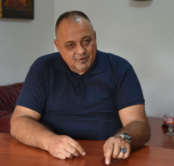 КОЛУМНА, ЗВОНКО ДАВИДОВИЌ: Меѓу големите политики и преживувањето на малиот човек
