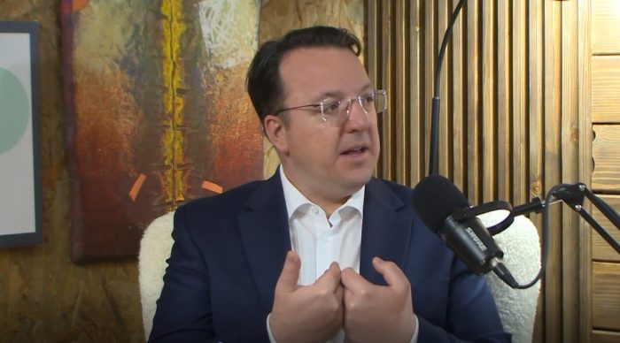 НИКОЛОСКИ: Имаме партија, која беше на власт, што „свири“ по бугарски ноти, која и сега работи во координација со структури во Бугарија