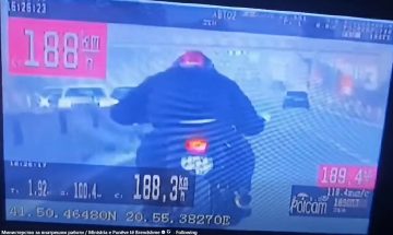 (ВИДЕО) СО ПОЛИЦИСКИ ПРЕСРЕТНУВАЧ: Фатен мотоциклист кој возел со 188 км/ч на автопат