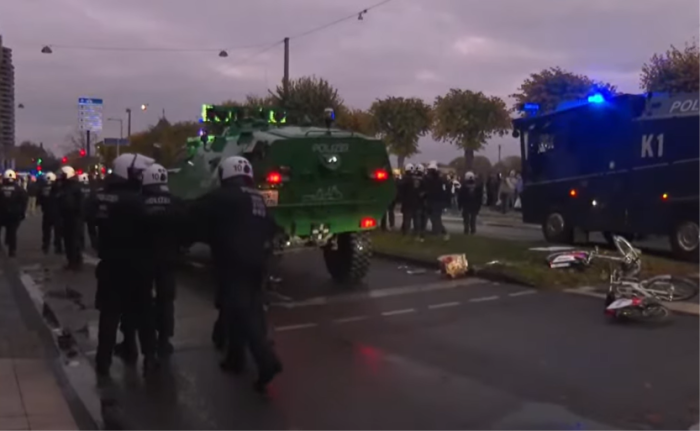 Протести на младите низ Германија за подобро образование и пониски животни трошоци