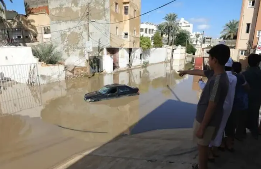 (ВИДЕО) Триполи е под вода, има и жртви