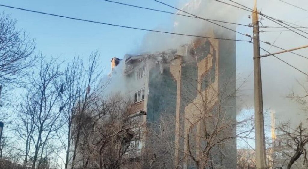 Русија изврши еден од најтешките напади врз Украина: најмалку 20 загинати, меѓу кои и четири деца