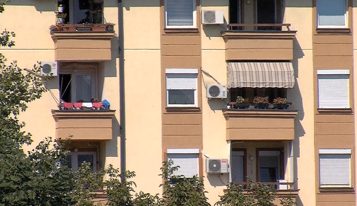 Одобренија за нови 1030 станови, половина во Скопје