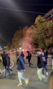ВИДЕО: Протести пред Пинк и пред РТС во Белград, судири со полицијата