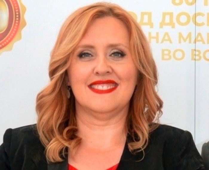 МИТРОВИЌ: Шарената револуција не ѝ донесе ништо добро на Македонија, не сакаме и Србија да помине низ слично искуство