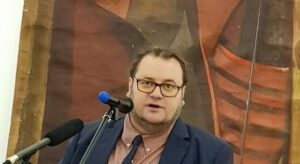 Денес роденден слави нашиот истакнат есеист, книжевен критичар и автор Роберт Алаѓозовски