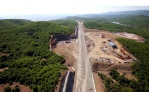 Од утре сообраќаен режим на дел од автопатот Кичево – Охрид поради санација на коловозот