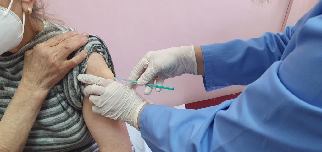 Вакцинацијата против сезонски грип се очекува да почне од 16 до 25 октомври, вели Клековски