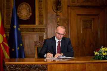 Поранешните претседатели на Собрание на средба со Гаши