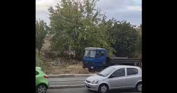 ИСТУРАЛ ГРАДЕЖЕН ШУТ ОД КАМИОН: Казнет скопјанец по објавени снимки на социјалните мрежи