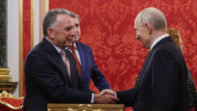 ВИТКОФ ГО ЗАМОЛИ ПУТИН ДА РАЗМИСЛИ ЗА ПРОДОЛЖУВАЊЕ НА ПРЕГОВОРИТЕ СО УКРАИНА, ТОЈ СЕ ПОНУДИ ДА МУ ПОМОГНЕ НА ТРАМП ОКОЛУ ИРАН