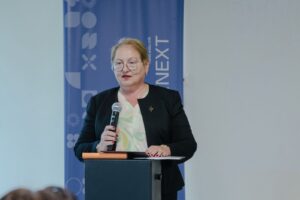 Јаневска: Ги обучуваме наставниците за користење на вештачка интелигенција за да им помогнат на учениците правилно да ја разберат и користат