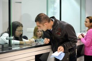Влезот во ЕУ ќе ги принуди банките да го променат начинот на работење – најголем притисок врз провизиите и надоместоците
