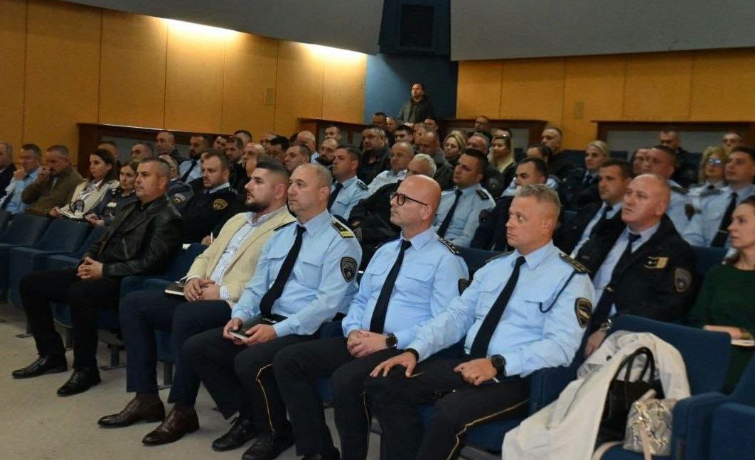 Полицијата ќе добие нови оперативни алатки и интервентни тимови, најави Јанев