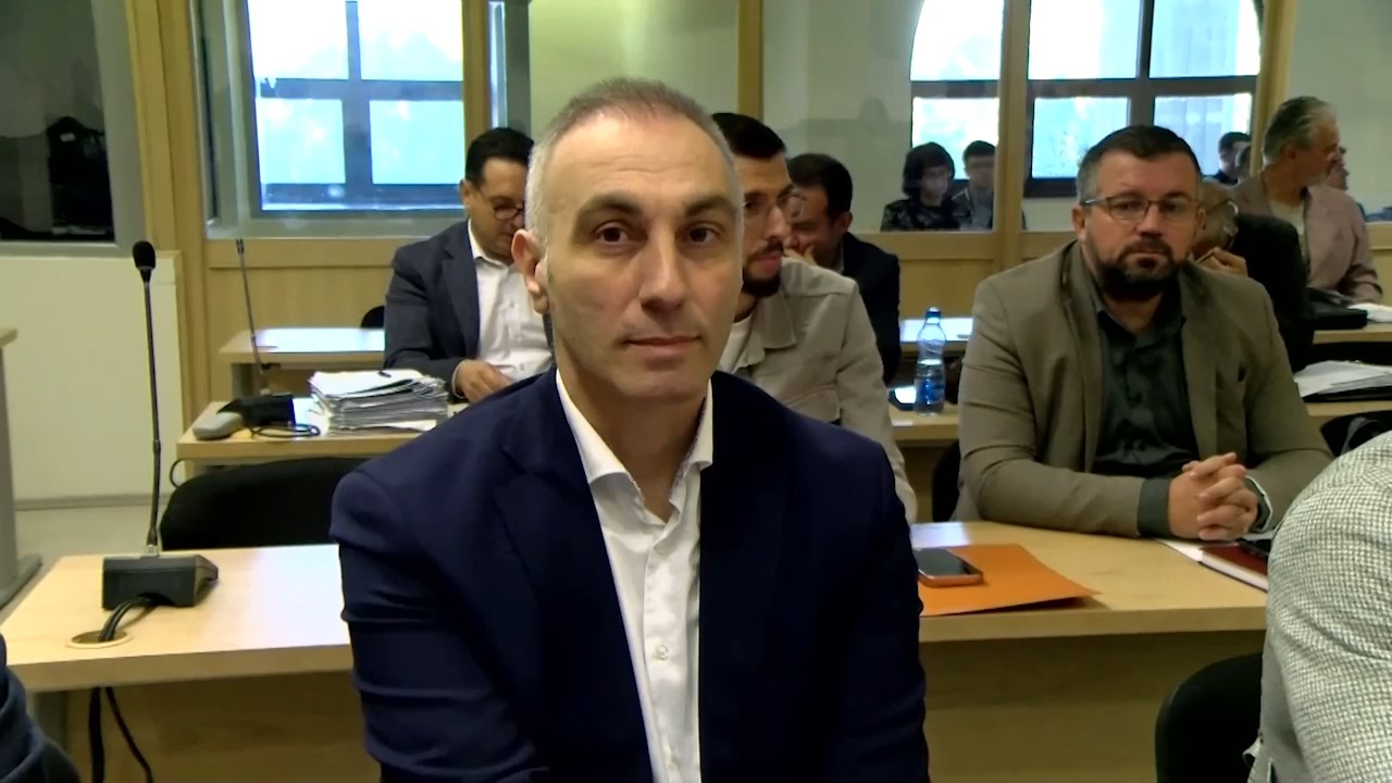 Чиј е имотот вреден над 335 илјади евра со кој поранешниот вицепремиер Артан Груби бара да му биде вратен пасошот?