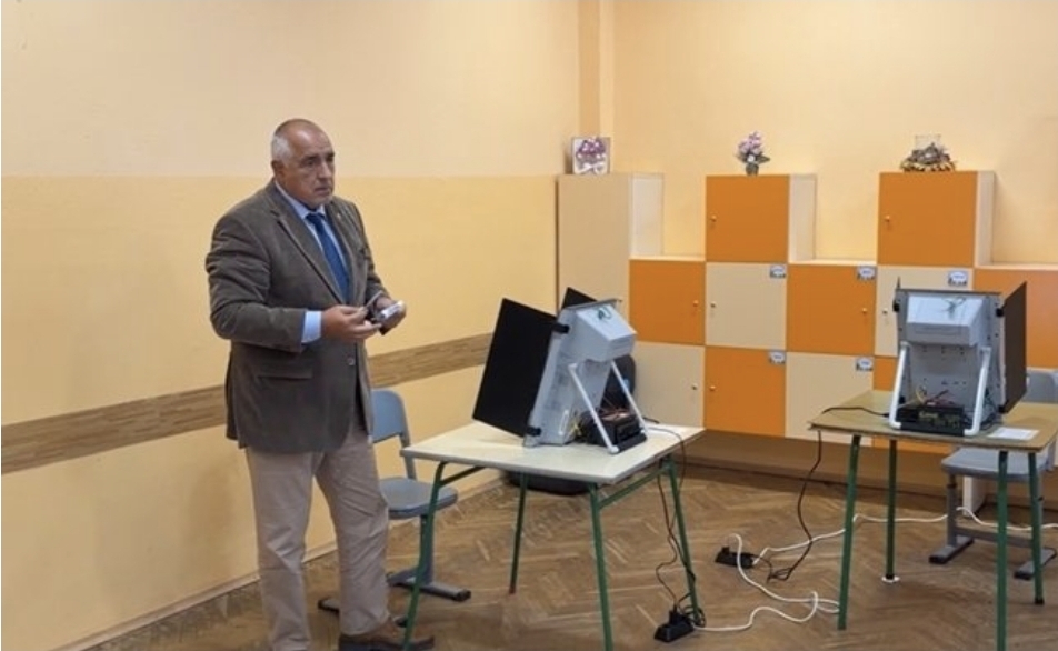 Бојко Борисов: Чудно ми е како Радев знае дека ќе има уште убиства