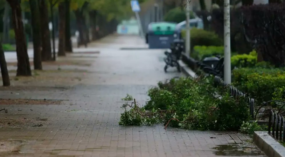 Четири лица загинати во поплавите во Шпанија