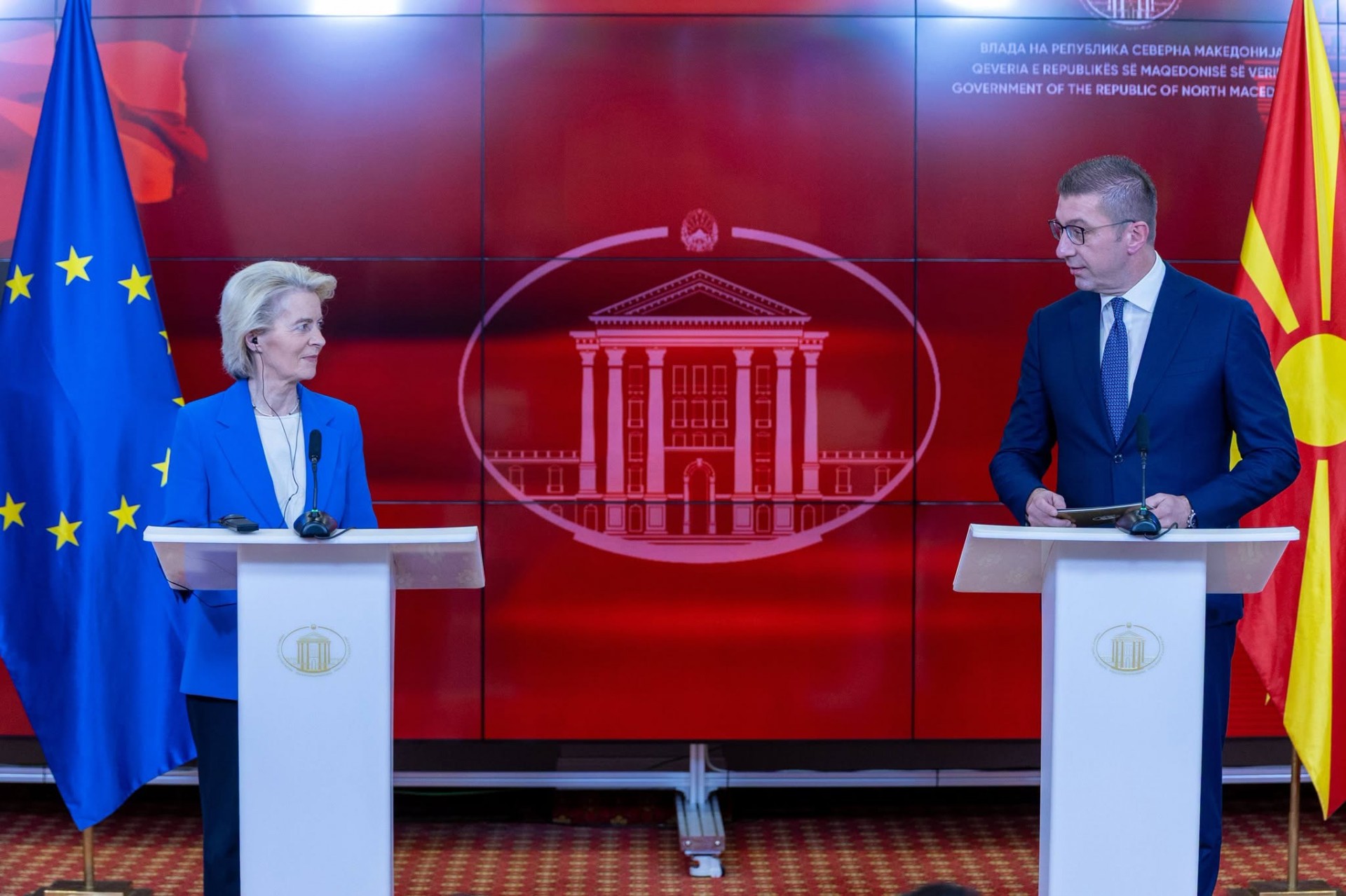 ФОН ДЕР ЛАЈЕН СОВЕТУВАЛА, МИЦКОСКИ ПРИФАТИЛ: Побарана официјална билатерална средба со Софија
