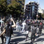 Нов протест во Тирана: демонстрантите се собираат пред албанскиот Парламент