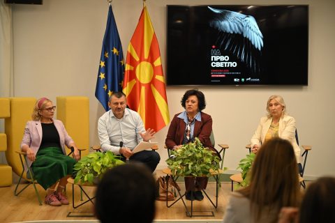 11.издание на Киненова под мотото „На прво светло“ на 14 октомври се отвора со филмот „Три недели подоцна“ на Мирослав Терзиќ