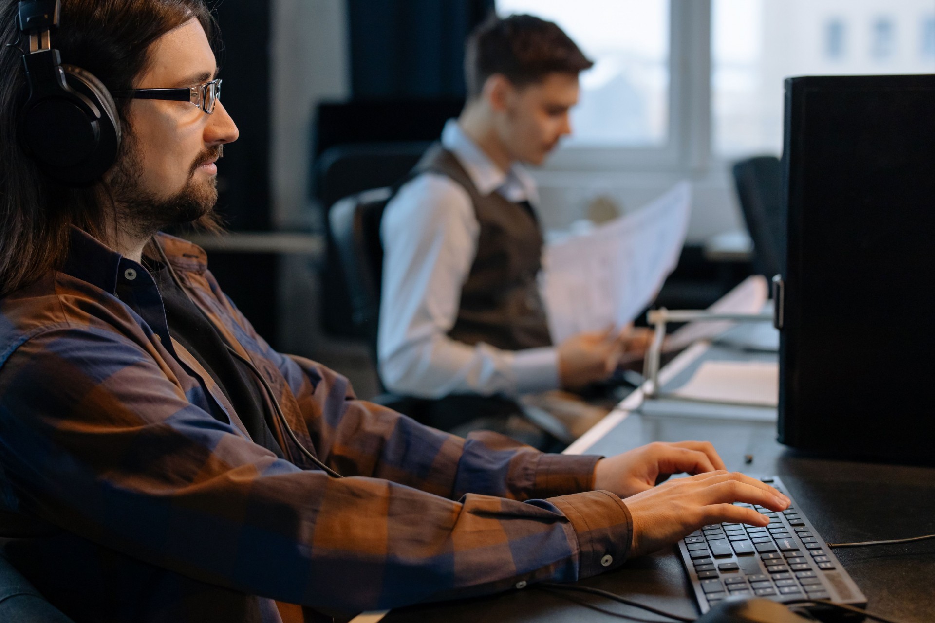 Вештачката интелигенција го менува пазарот на трудот: Што ги очекува работниците на Балканот