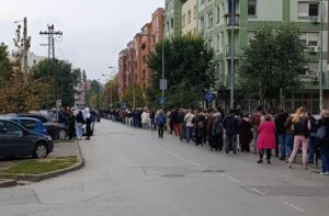 Висока излезност на изборите во Србија, до 16 часот гласале 56,6 проценти од гласачите