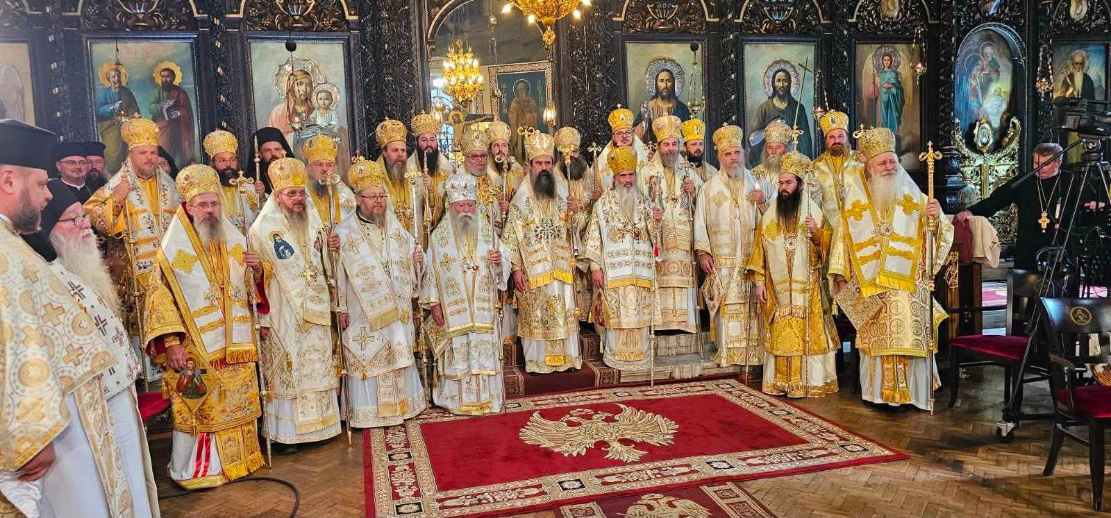 Митрополитот Иларион од МПЦ-ОА на чествувањата во Стара Загора, каде беа и моштите на свети Климент Охридски