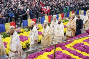 Епископот Јаков Стобиски на празничната Литургија во Јаши со 28 архиереи од православниот свет