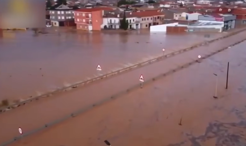 (ВИДЕО) Во поплави во Шпанија загина жена