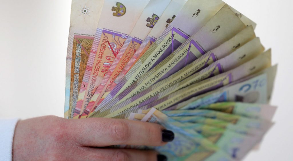 Владата пресмета 11.000 денари поевтина потрошувачка кошничка од синдикатот