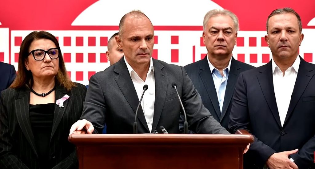 Ако сакаат нека помогнат или нека ми се тргнат од патот, оти ќе ги згазам како шлепер жаба – Филипче до Платформата