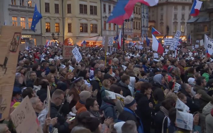 Илјадници луѓе протестираа против реформата на чешките медиуми
