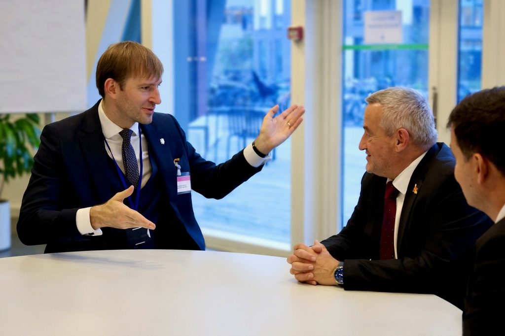 Клековски на средби со министерот за здравство на Чешка, УНФПА и кандидати за генерален директор на СЗО