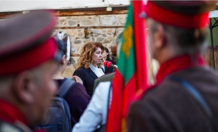 Секогаш сме отворени за разговори со Северна Македонија, но без ултиматуми, вели бугарската претседателка Јотова