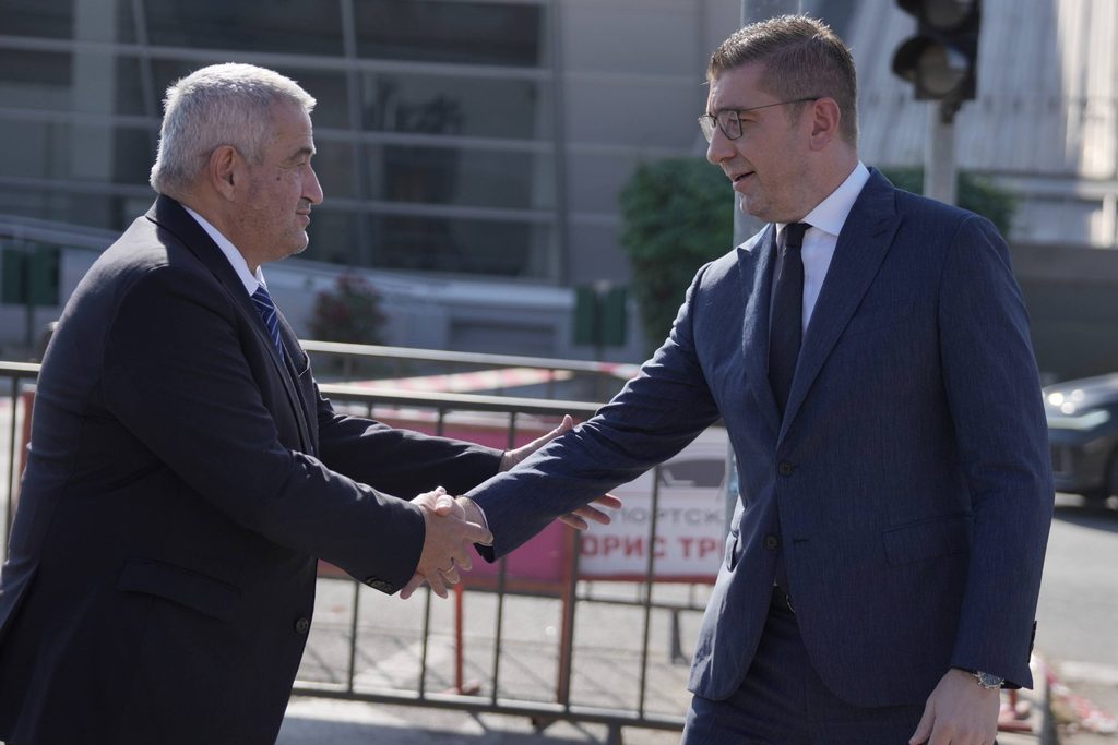 Пристигнаа сто нови возила за Итната помош