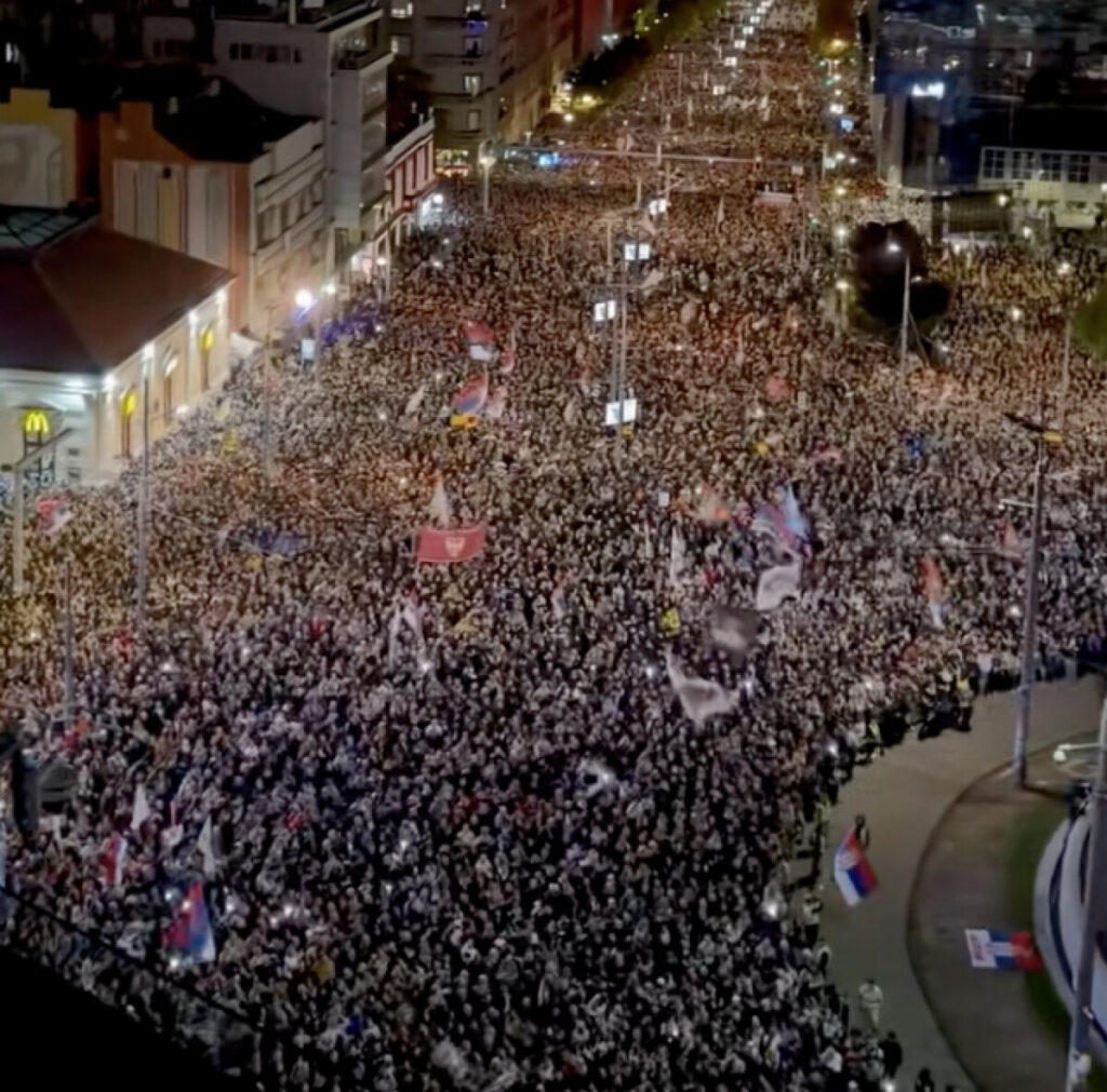 150.000 граѓани на Славија, студентите со порака: „Победата е блиску“