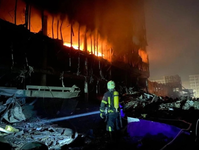 Најмалку шест жртви во ноќешните руски напади врз Украина