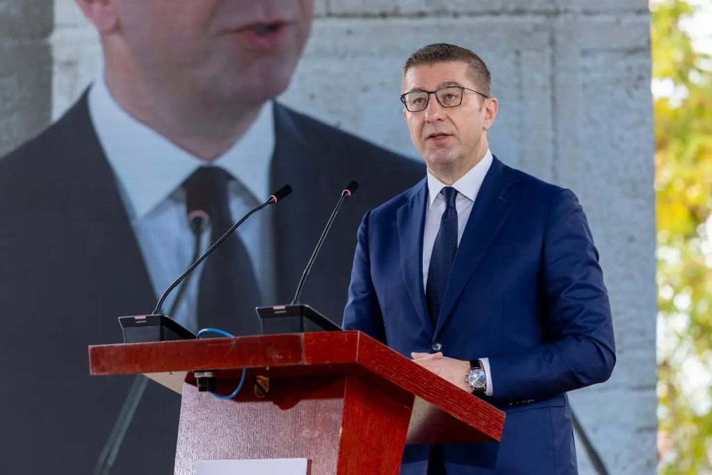 Мицкоски: Не бараме Европа да избира меѓу Македонија и Бугарија, туку европските принципи да важат еднакво за сите