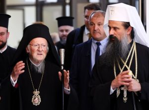 Вартоломеј и Даниил денеска на заедничка литургија во Софија, утре во Рила