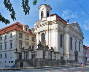 Православната црква во Чешка ги исплати долговите кон државата, но опасноста од банкрот продолжува