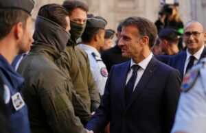 Макрон се обидува да ја смири Франција, полицијата се подготвува за нови немири