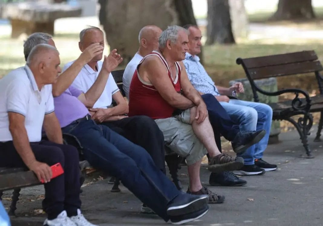 АЛАРМ ЗА ПЕНЗИСКИОТ СИСТЕМ: Дупката во ПИОМ достигна една милијарда евра, Фискалниот совет бара итни реформи
