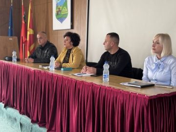 БЕЗБЕДНОСТА ВО ЗГРАДИТЕ Е ЗАКОНСКА ОБВРСКА: Средба на Стаменкоска Трајкоска со заедниците на станари во Кисела Вода