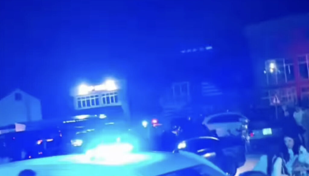 Фрлен солзавец во ноќен клуб во БиХ, 38 повредени во стампедо